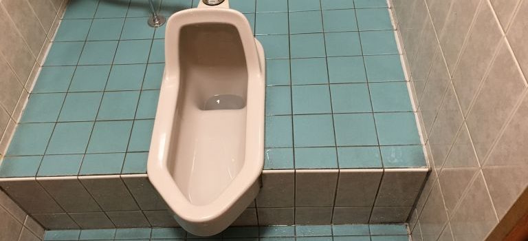 水漏れが引き起こす建物の見えないリスクと早期発見修理の重要性 水漏れが引き起こす建物の見えないリスクと早期発見修理の重要性
